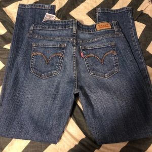 Levi’s Mid rise skinny jeans ✨